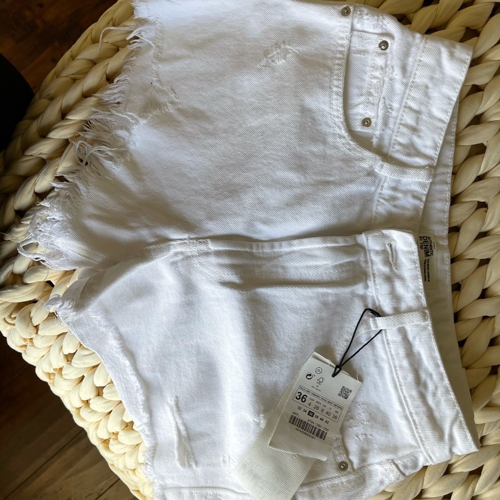 Zara shorts - Picture 2 of 3